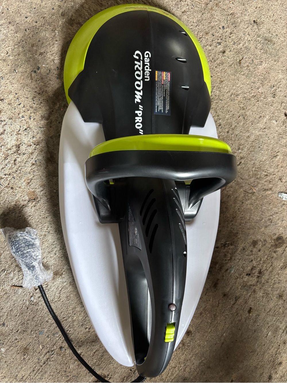 Garden Groom Pro Electric Leaf Blower Vac - Lime/Black/White